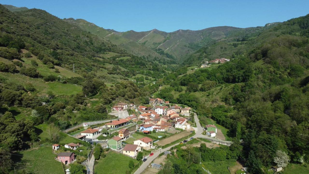 Hotel Santa Cristina Pola de Lena Exteriör bild