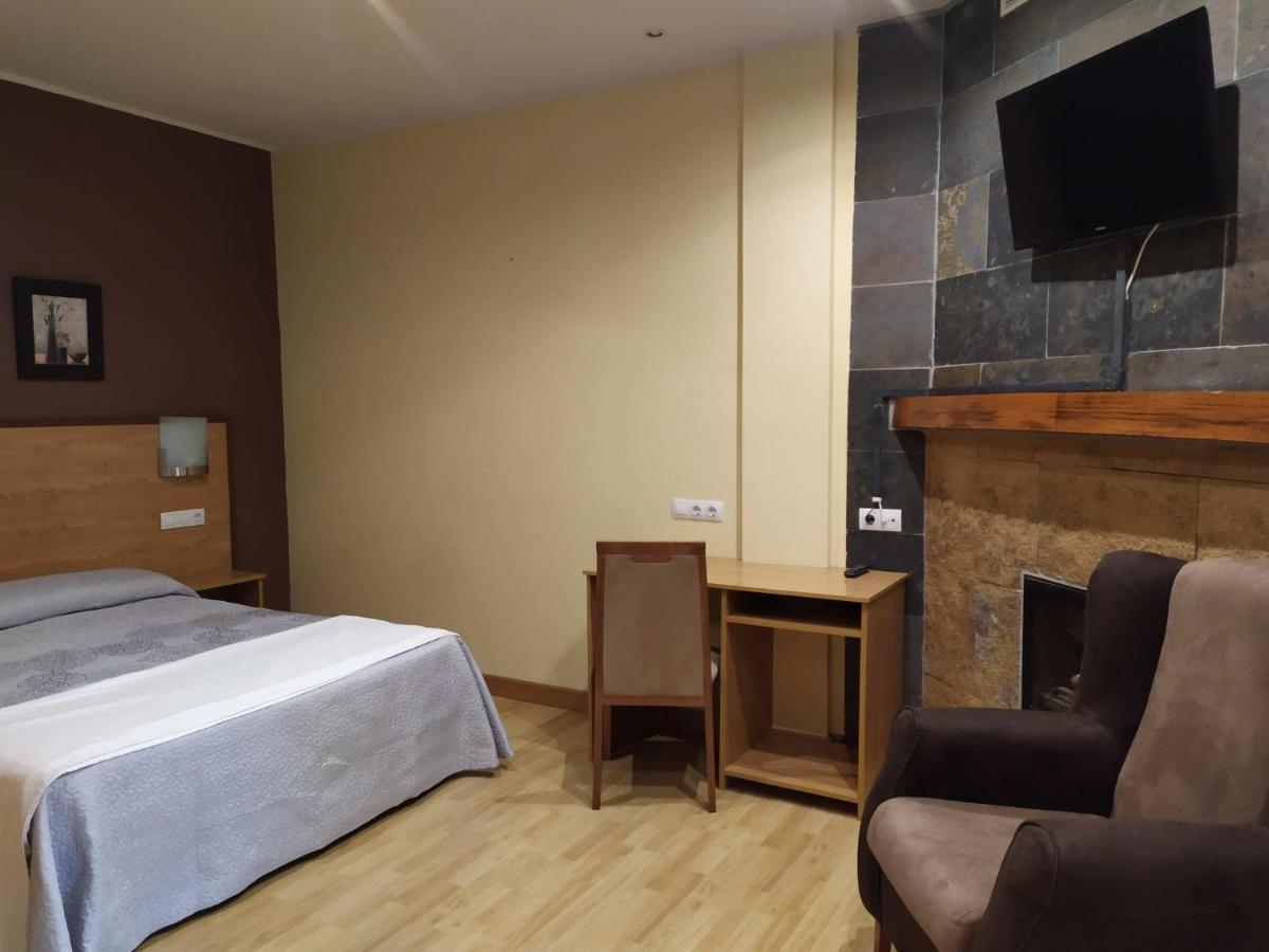 Hotel Santa Cristina Pola de Lena Exteriör bild