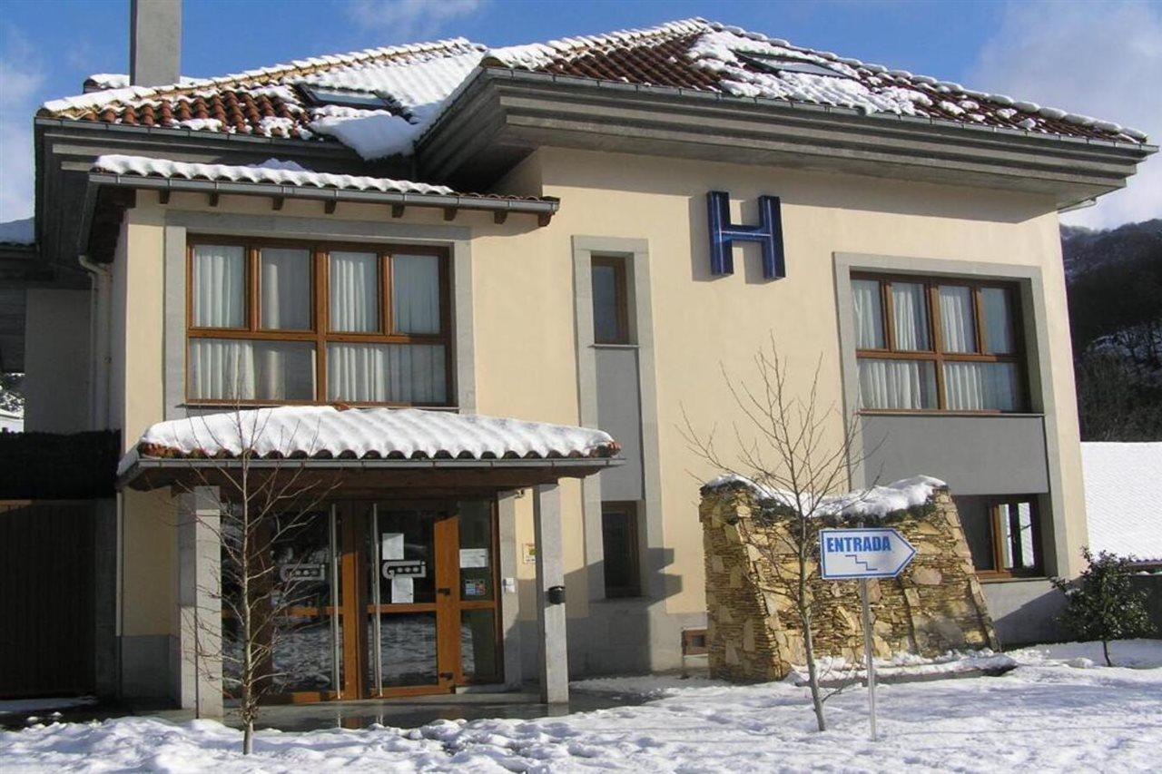 Hotel Santa Cristina Pola de Lena Exteriör bild