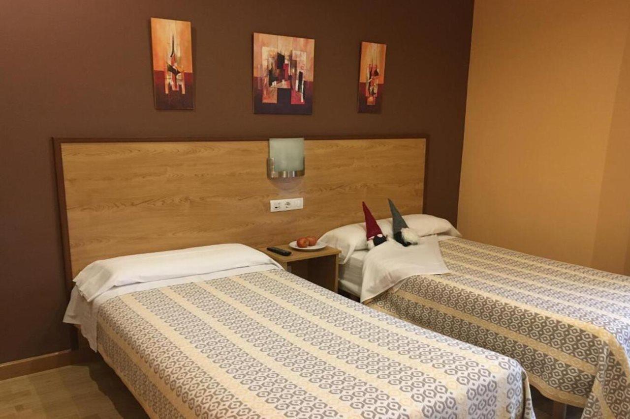 Hotel Santa Cristina Pola de Lena Exteriör bild