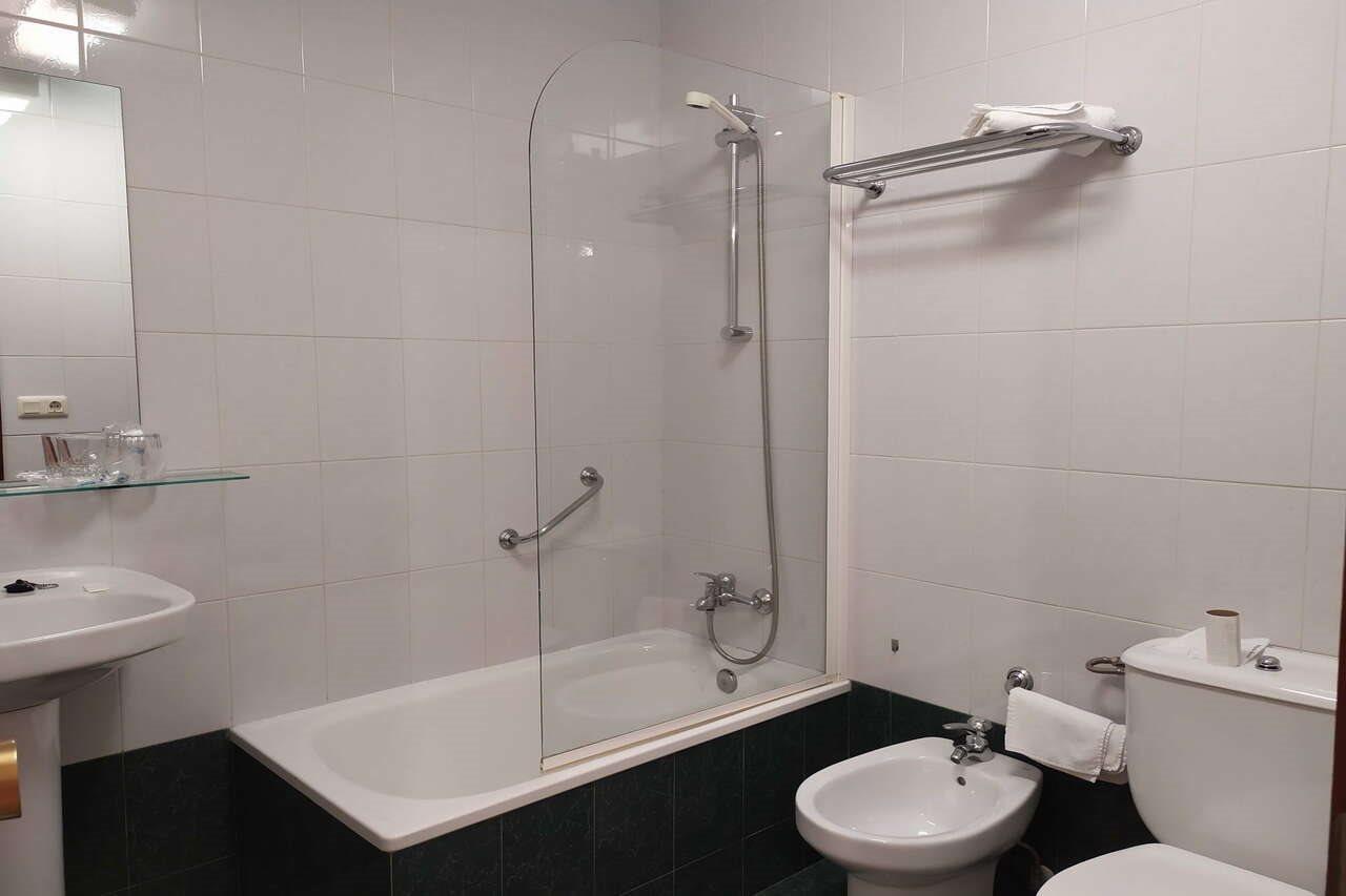 Hotel Santa Cristina Pola de Lena Exteriör bild