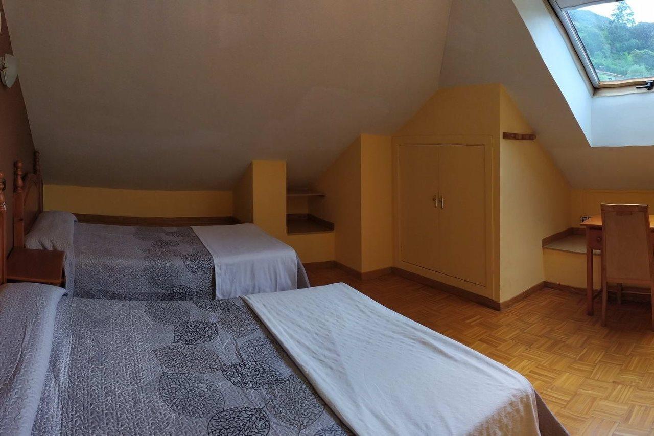 Hotel Santa Cristina Pola de Lena Exteriör bild