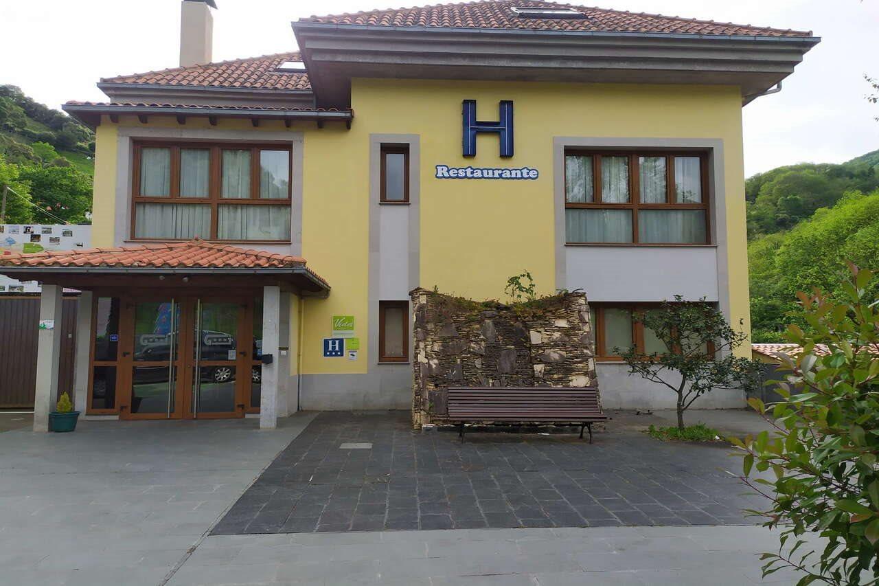 Hotel Santa Cristina Pola de Lena Exteriör bild